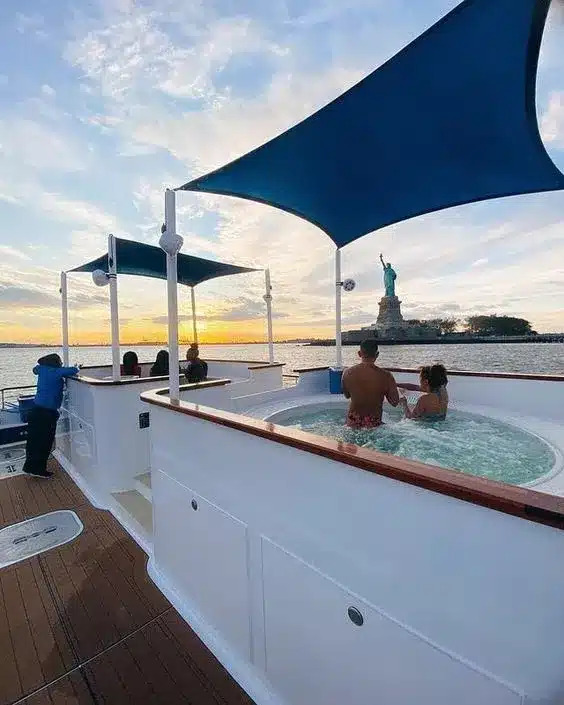 NYC-Hot-Tub-Boat-setting-out-for-a-fall-foliage-cruise