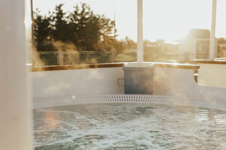 empty hot tub boat - NYC